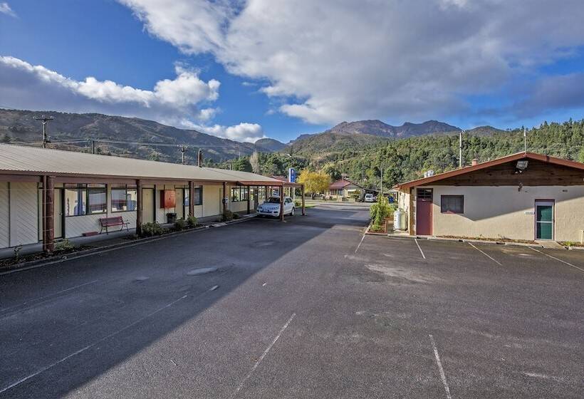 家庭间, Gold Rush Inn