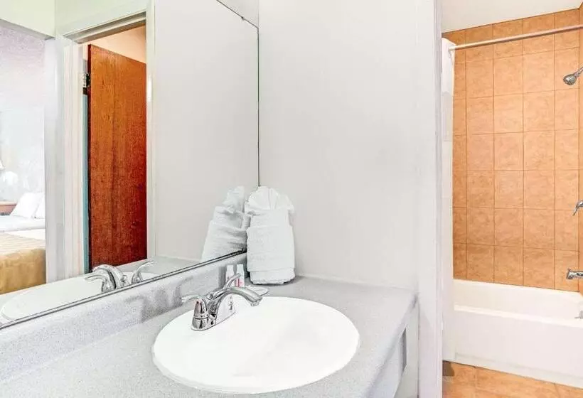 اتاق استاندارد برای معلولان, Knights Inn Kissimmee