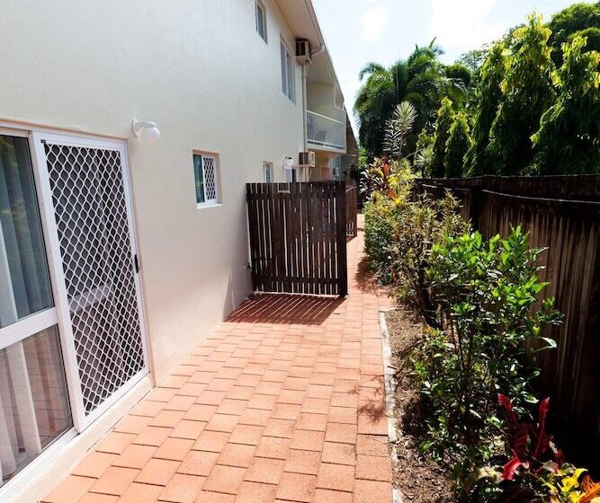 标准工作室, Trinity Beach Pacific