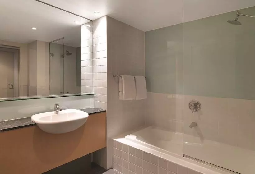 2 Bedroom Premium Apartment, Adina Apartment Hotel Sydney Town Hall