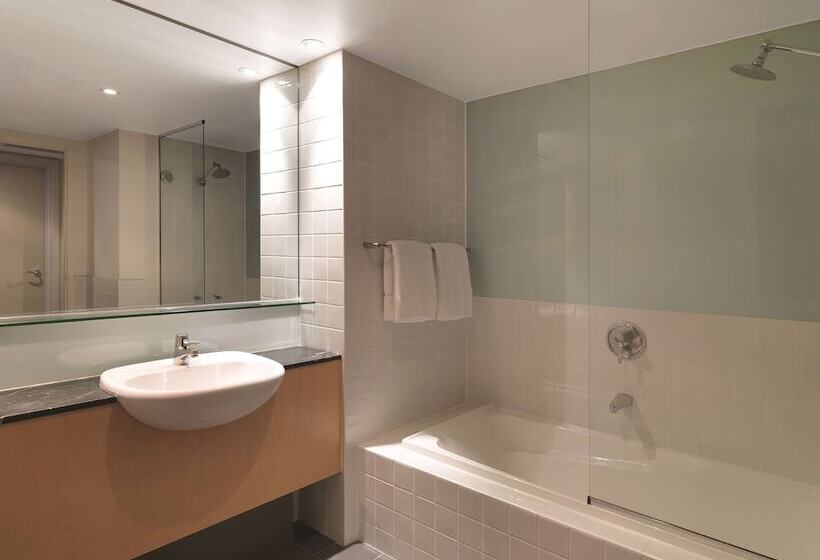 Апартаменты Премиум 1 Спальня, Adina Apartment Hotel Sydney Town Hall