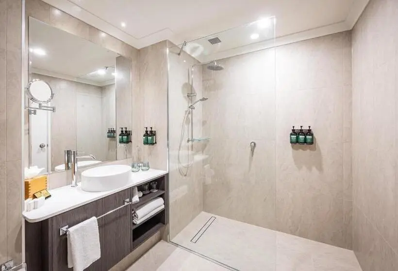 Deluxe Room King Size Bed, Duxton Hotel Perth