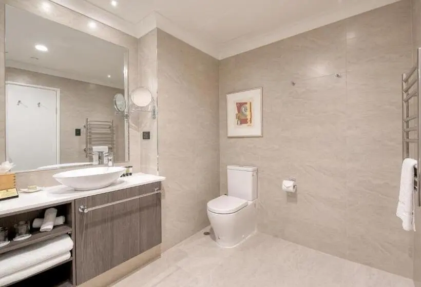 Deluxe Room King Size Bed, Duxton Hotel Perth