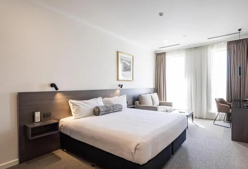 Deluxe Room King Size Bed, Duxton Hotel Perth