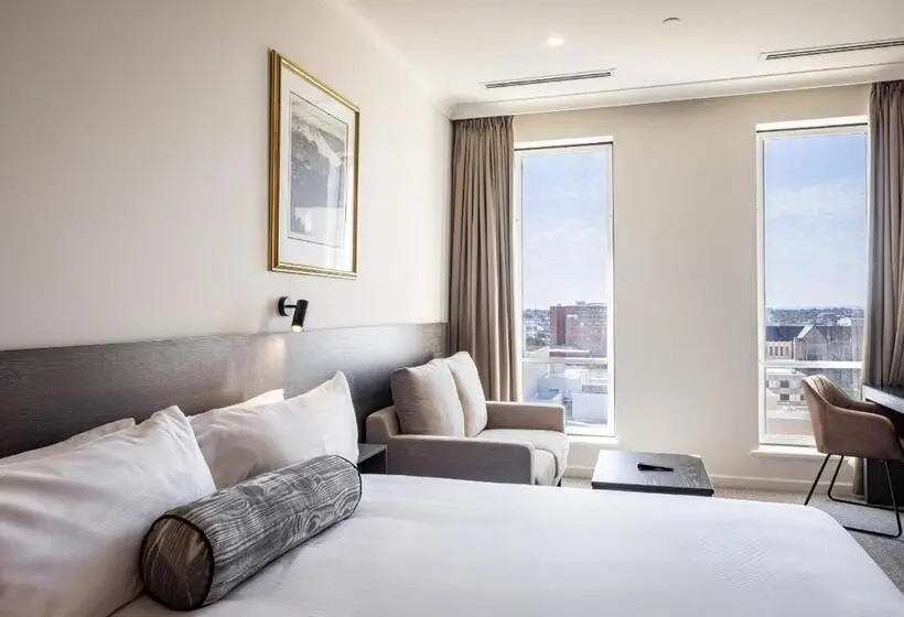 Deluxe Room King Size Bed, Duxton Hotel Perth