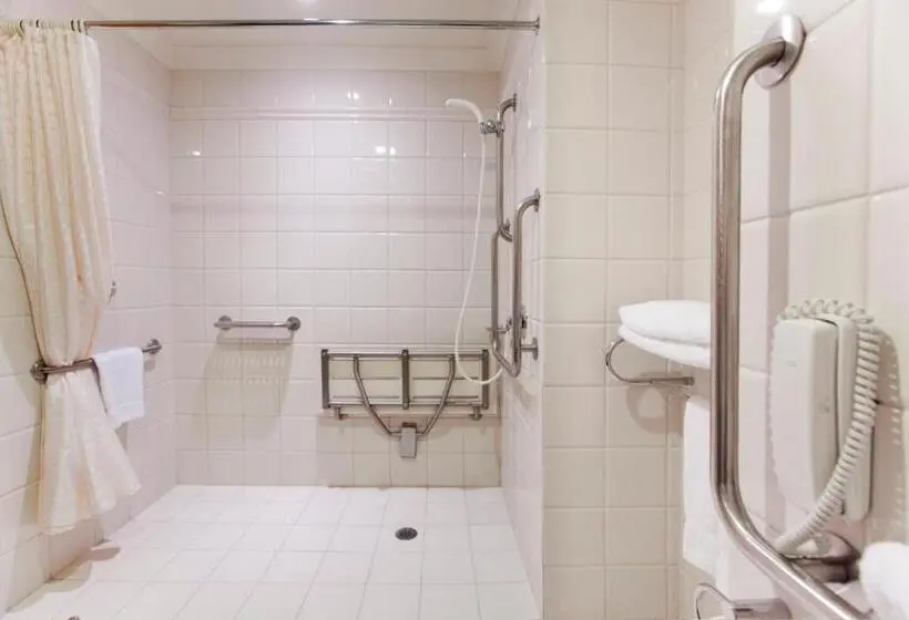 Standard Room Adapted for people with reduced mobility, Duxton Hotel Perth