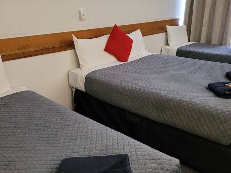 Семейный Номер, Glynlea Motel