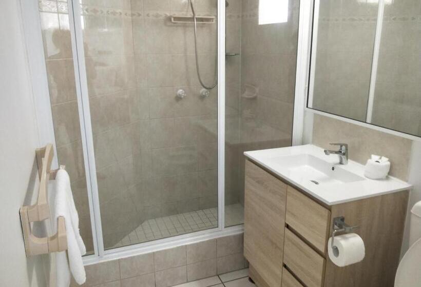 Апартаменты 1 Спальня Вид на Бассейн, Golden Sands Beachfront Resort