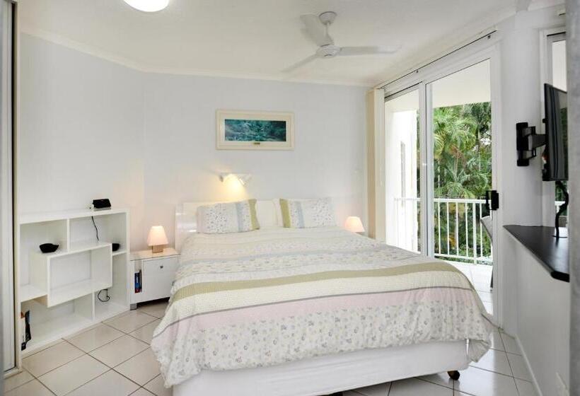 Апартаменты 1 Спальня Вид на Бассейн, Golden Sands Beachfront Resort