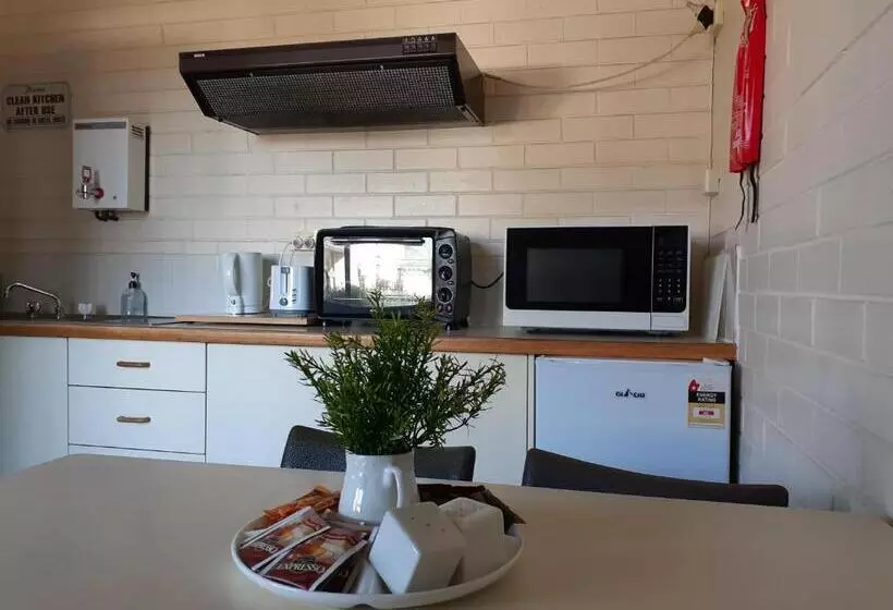 Standard Kolmen Hengen Huone, Crest Motor Inn