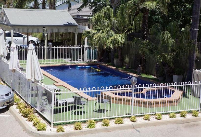 수피리어 룸, Paddlewheel Motel