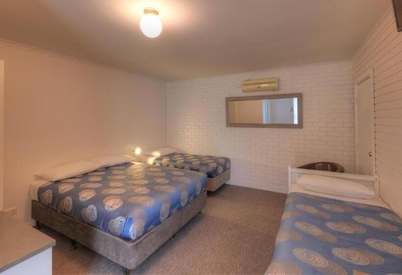 غرفة عائلية, Paruna Motel