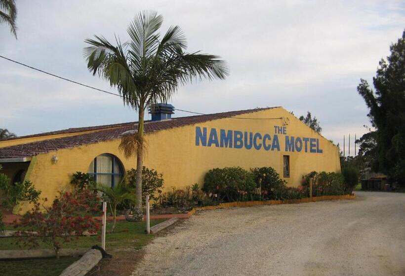 标准间带游泳池, The Nambucca Motel