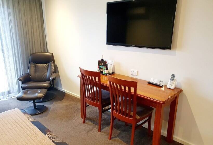 套房, Addison Motor Inn