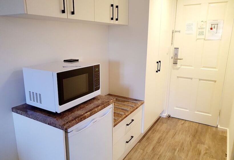 套房, Addison Motor Inn