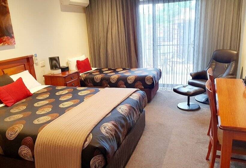 套房, Addison Motor Inn