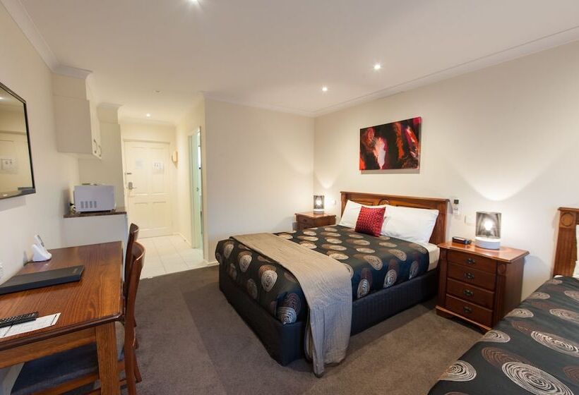 套房, Addison Motor Inn