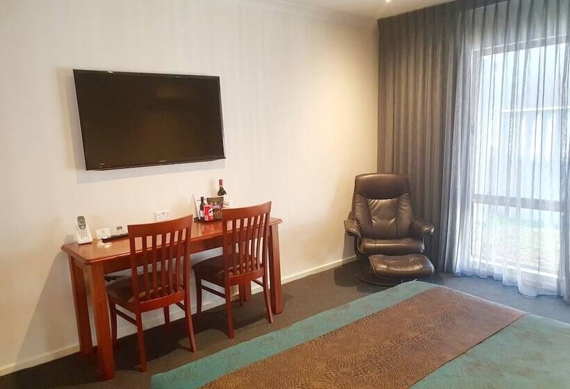 스위트, Addison Motor Inn