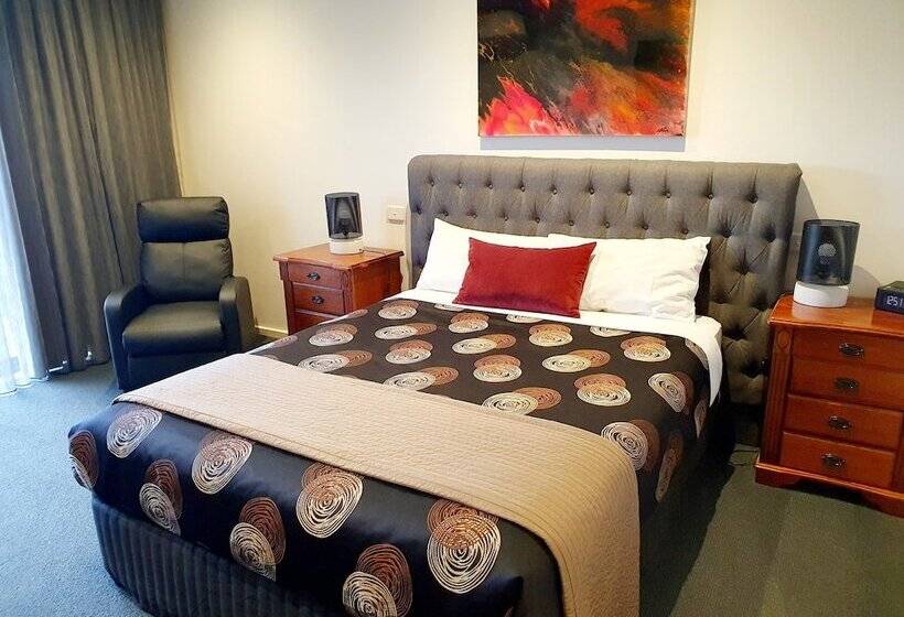 高级工作室, Addison Motor Inn