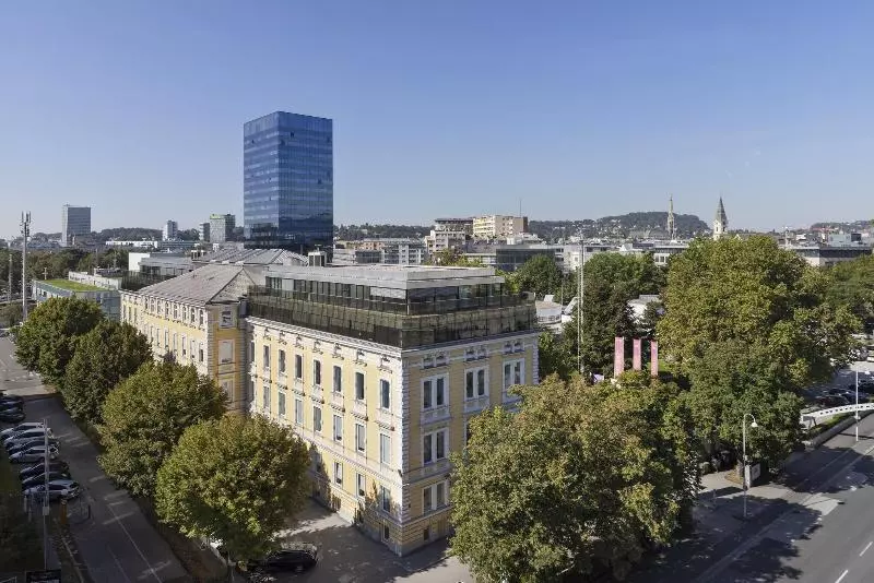 اتاق استاندارد, Courtyard By Marriott Linz