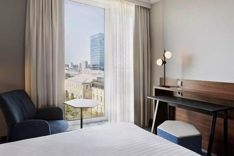 اتاق استاندارد با تخت بزرگ, Courtyard By Marriott Linz
