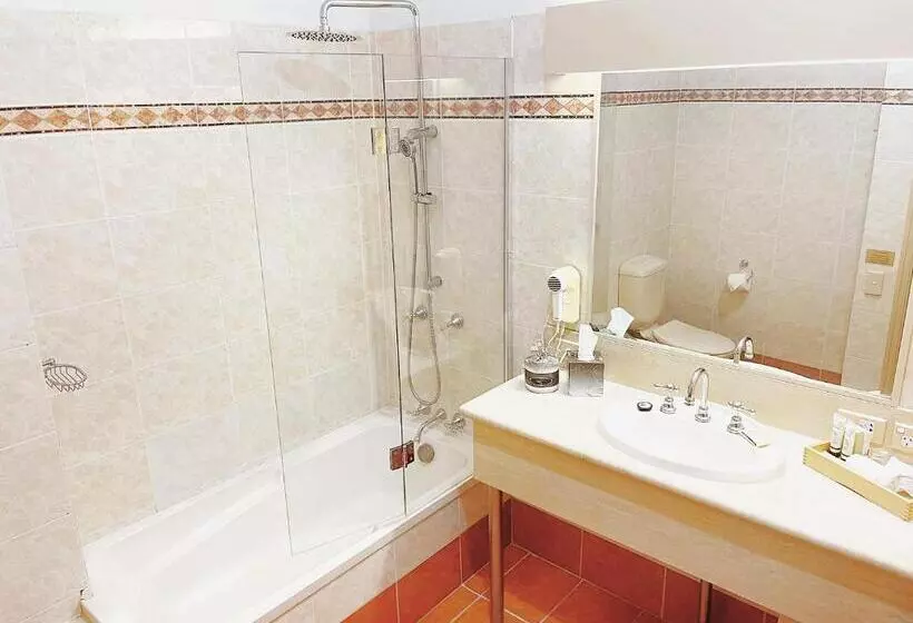 Suite, Royal Albert