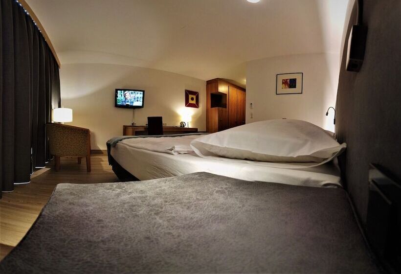 标准三人间, Skycity Hotel Atrigon