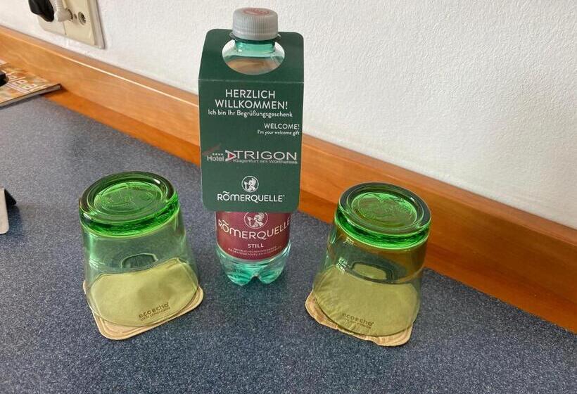 带露台的小型套房, Skycity Hotel Atrigon