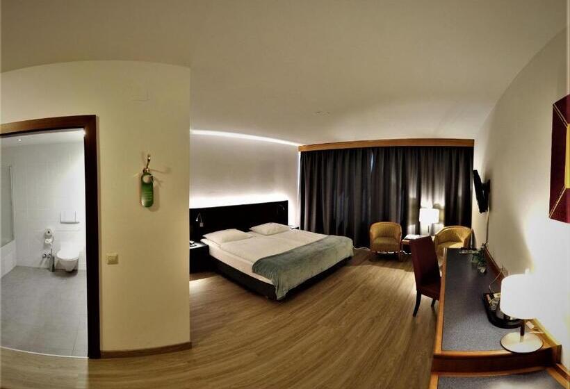 标准三人间, Skycity Hotel Atrigon