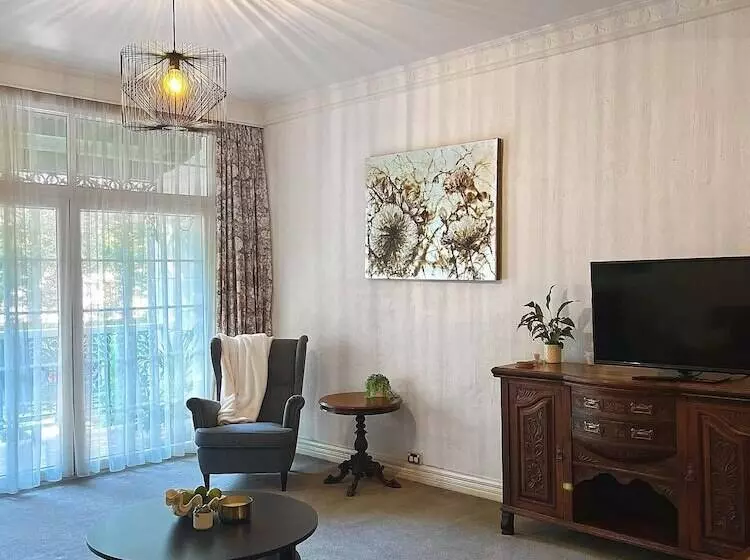 エクゼクティブスイート, Victoria House Motor Inn