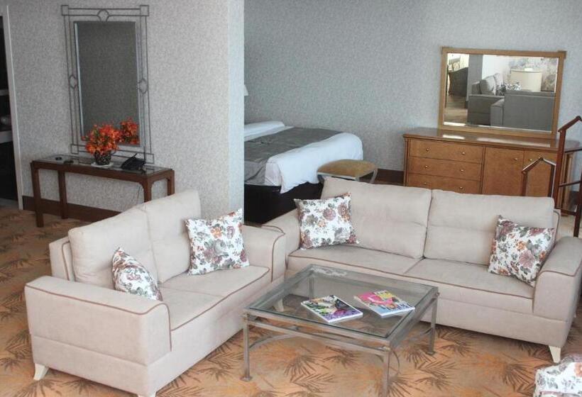 سوئیت با تخت بزرگ, Grand Hotel Europe