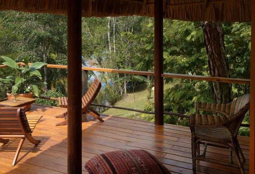 בקתה, Blancaneaux Lodge by Francis Ford Coppola