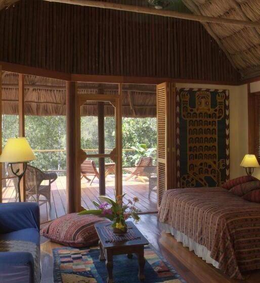 בקתה, Blancaneaux Lodge by Francis Ford Coppola