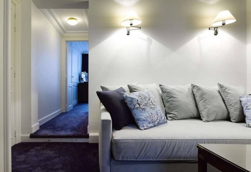 주니어 스위트, Damier Kortrijk