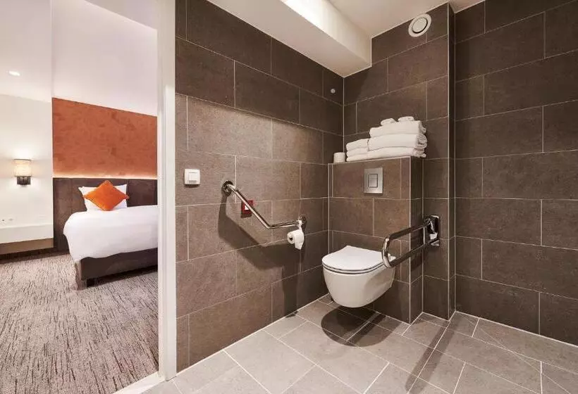 اتاق استاندارد با تخت بزرگ برای معلولان, Keizershof Hotel Aalst
