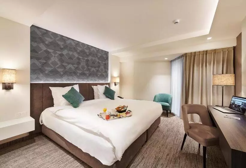 اتاق لوکس با تخت بزرگ, Keizershof Hotel Aalst