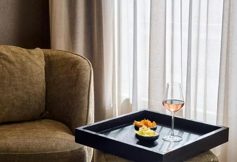 اتاق لوکس با تخت بزرگ, Keizershof Hotel Aalst