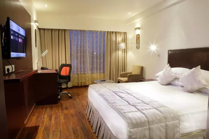 اتاق لوکس با تخت بزرگ, Keizershof Hotel Aalst