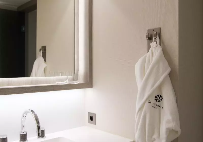 اتاق لوکس, La Réserve Resort