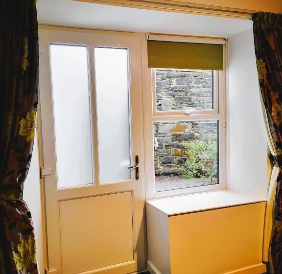 Номер Стандарт, Aberconwy House B&b