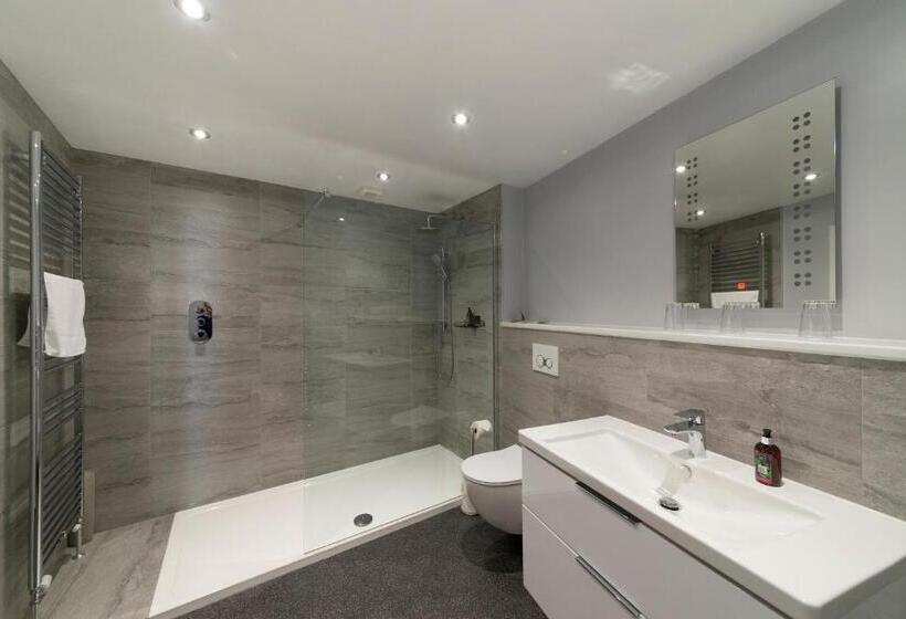 Семейный Номер, Aberconwy House B&b