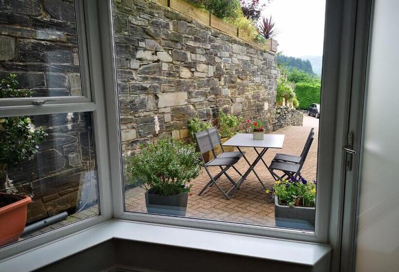 Семейный Номер, Aberconwy House B&b