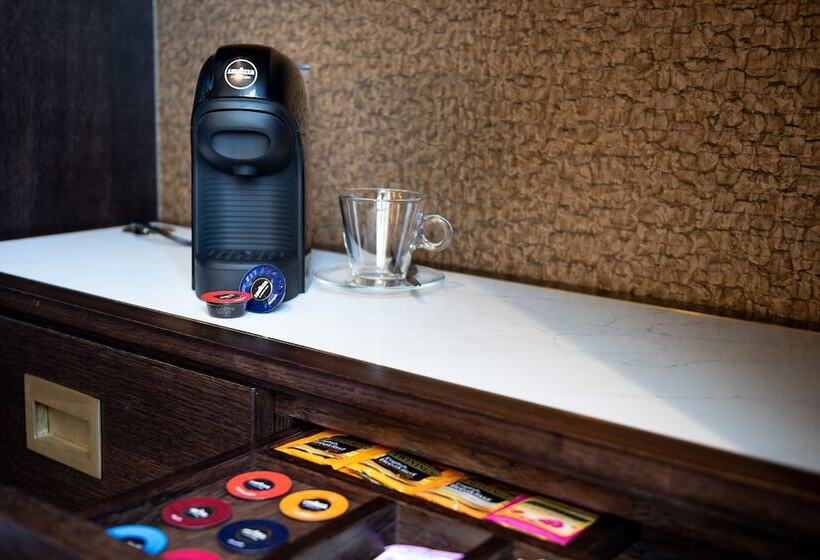 غرفة سوبيريور, Aldwark Manor Estate