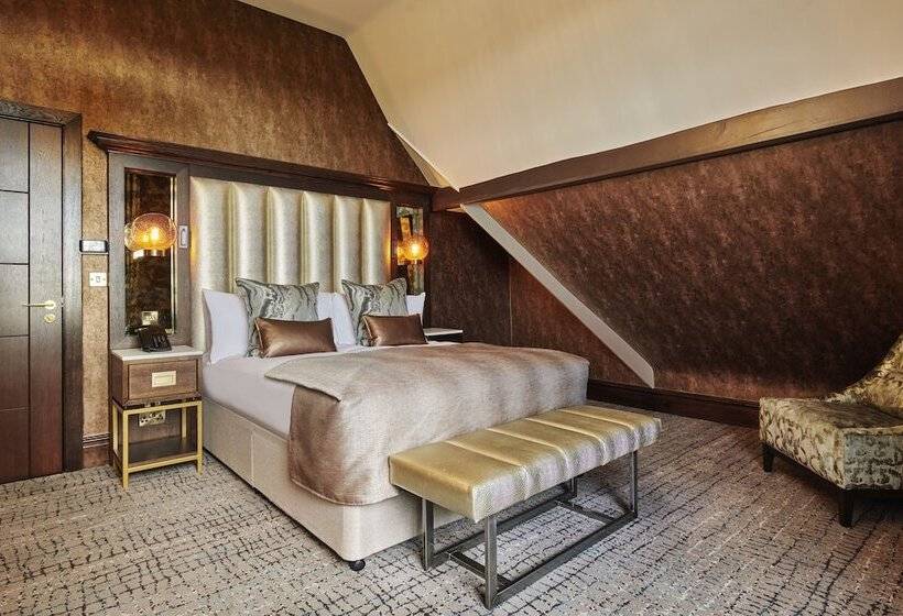 غرفة سوبيريور, Aldwark Manor Estate