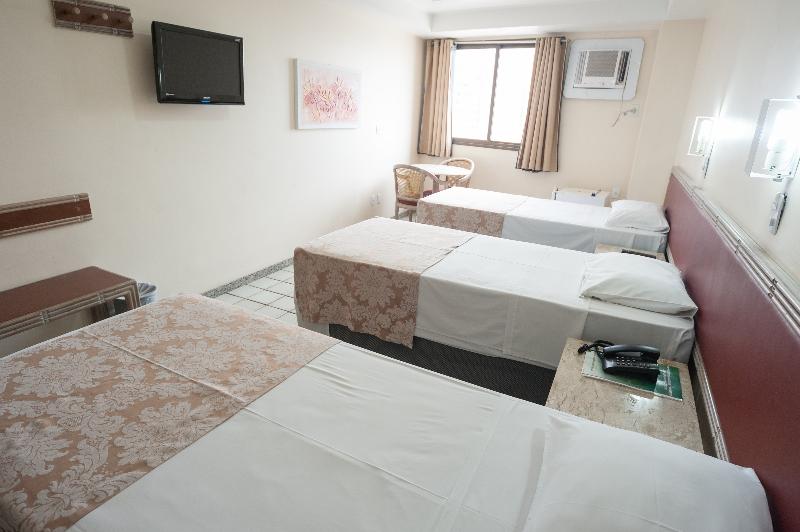 标准三人间, Golden Park Salvador