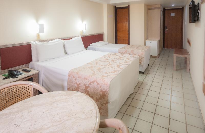 标准三人间, Golden Park Salvador