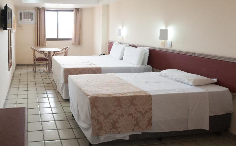 标准三人间, Golden Park Salvador