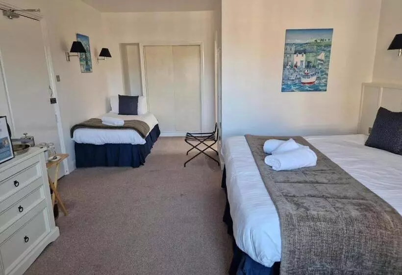 Family Room, The Beach