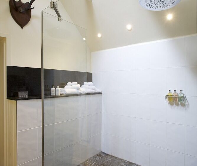 חדר סטנדרט יחיד, The Hare & Hounds