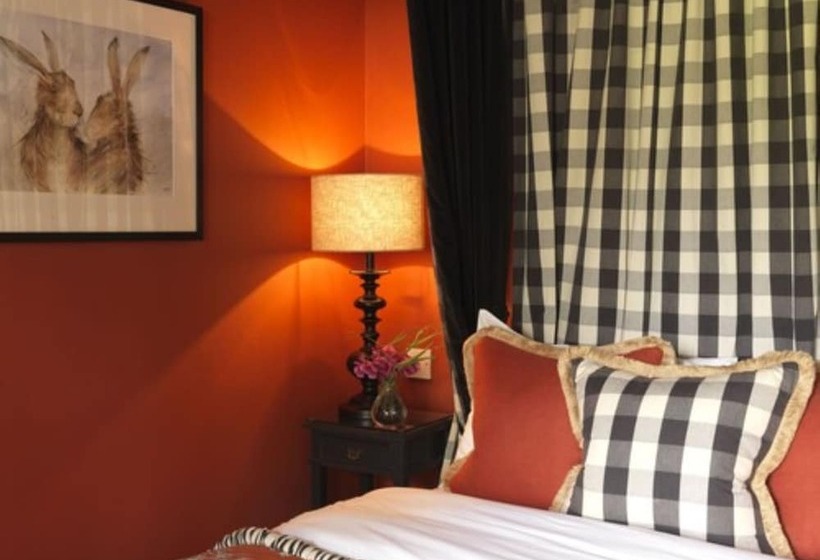 חדר קלאסי, The Hare & Hounds